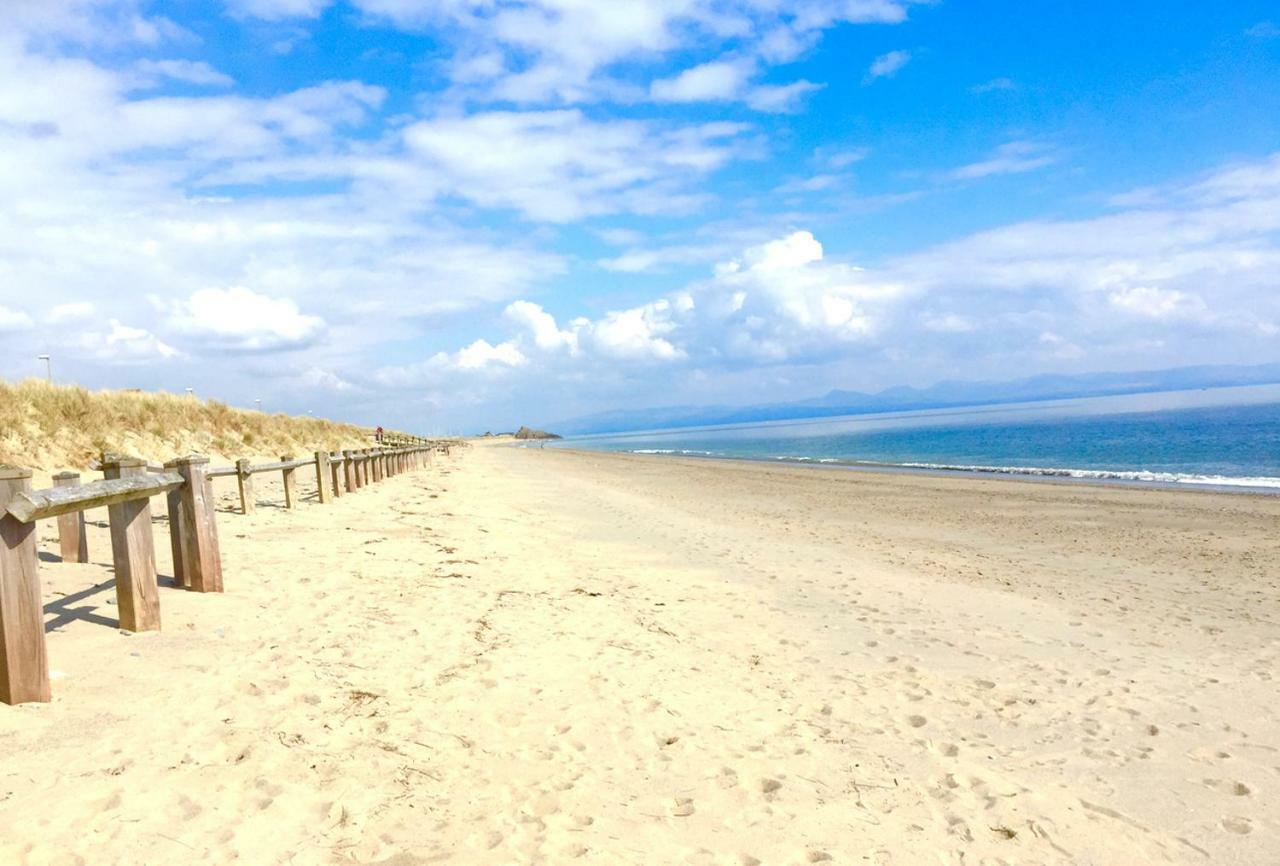 Stunning Beach Front House - Sleeps 6 Pwllheli Εξωτερικό φωτογραφία